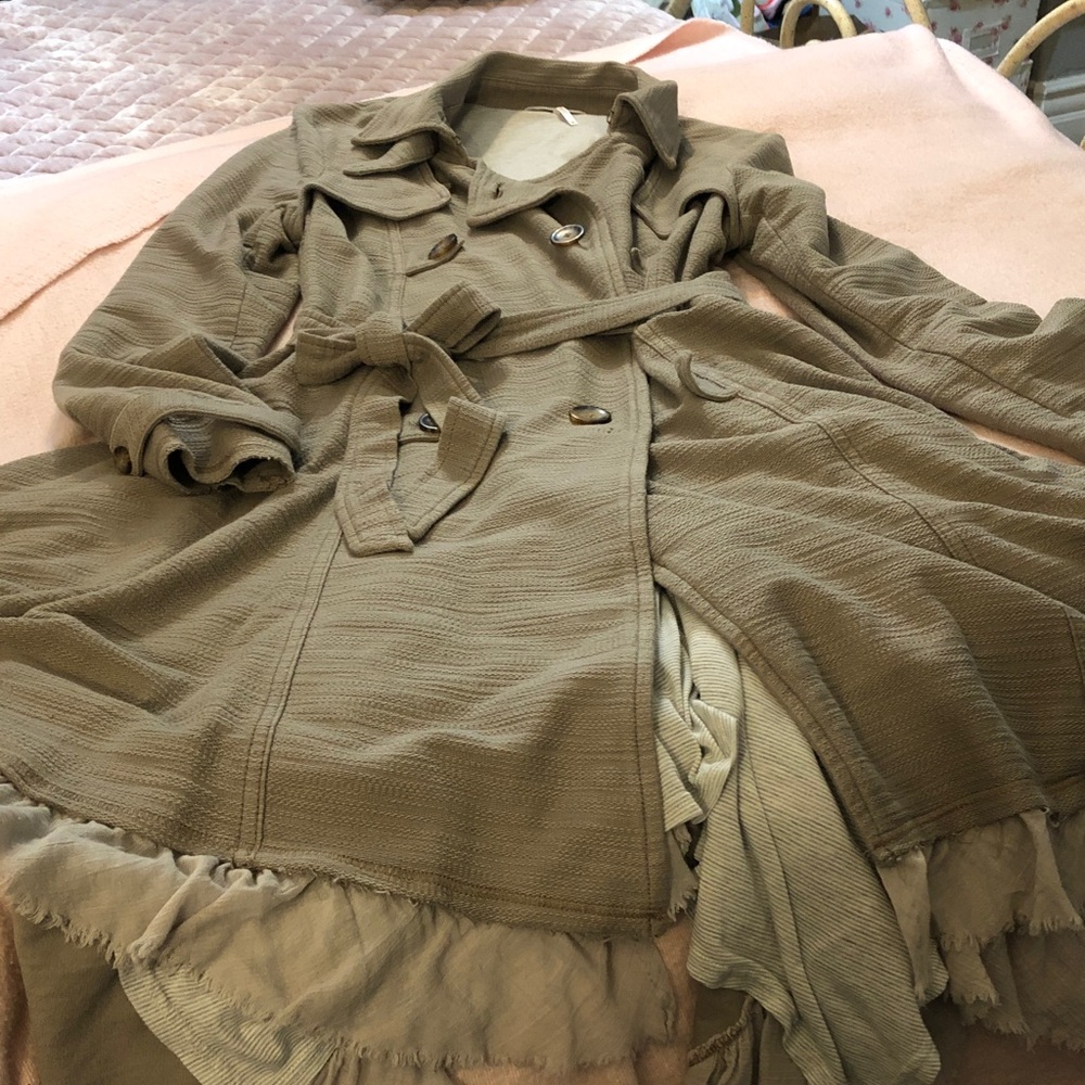 Free people Rare Stylish Taupe Trench Coat style king coat/cardigan
